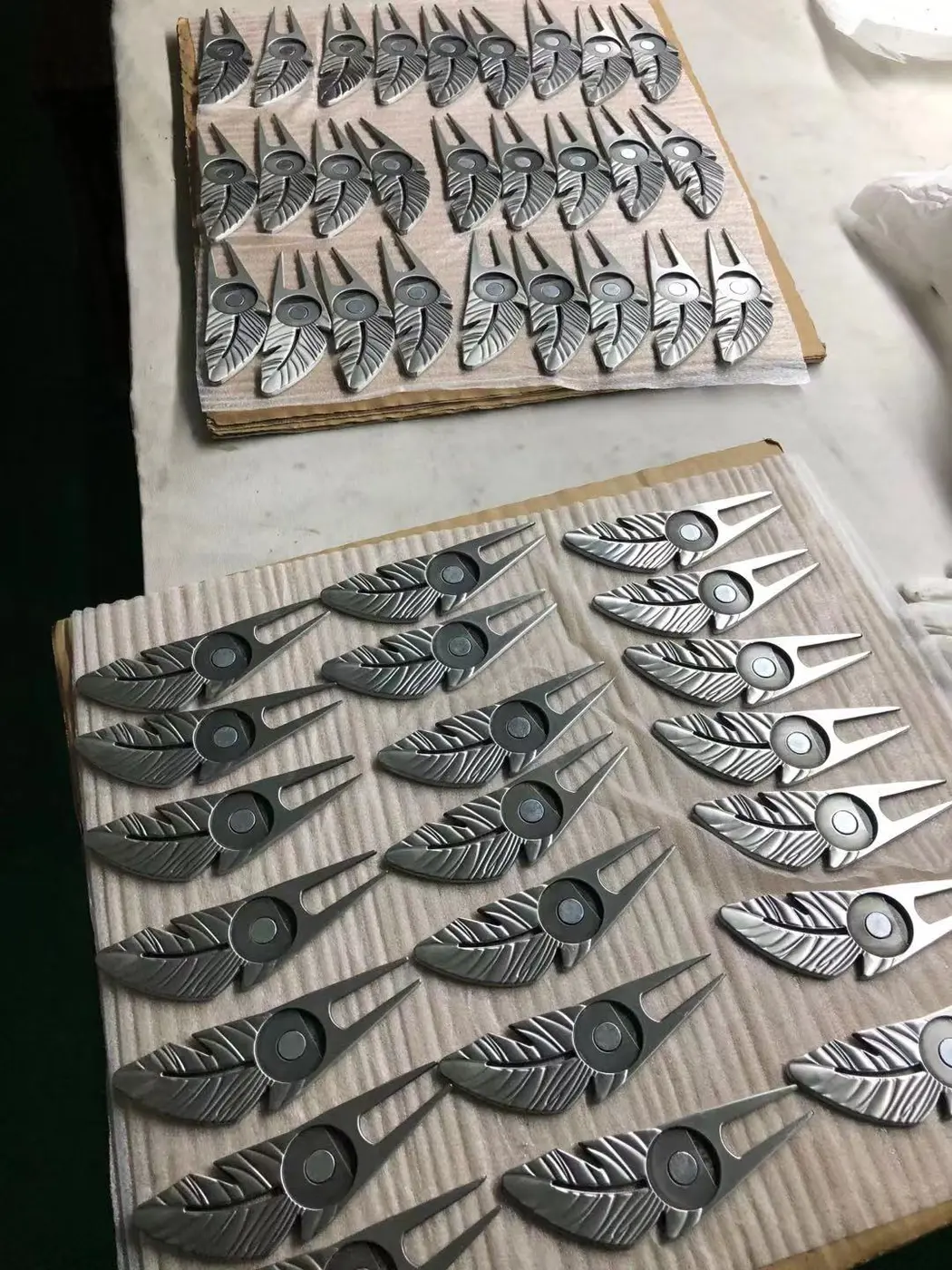 ประกอบและตรวจคุณภาพ Golf Divot Tool