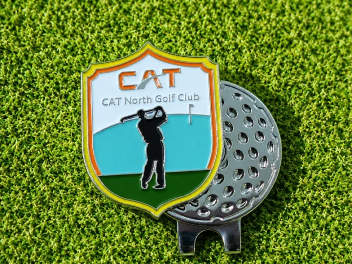 ตัวอย่างรับผลิต Golf Ball Marker และ Golf Hat Clip สั่งทำโลโก้สั่งทำโลโก้